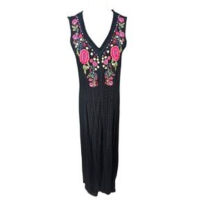 Caite Size Medium Black Embroidered Floral V-Neck Sleeveless Urban Boho